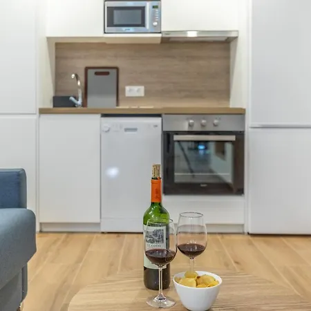 Daire Travel Habitat Alameda Suites. Valensiya