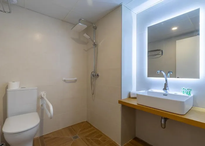 Travel Habitat Alameda Suites. * Valencia